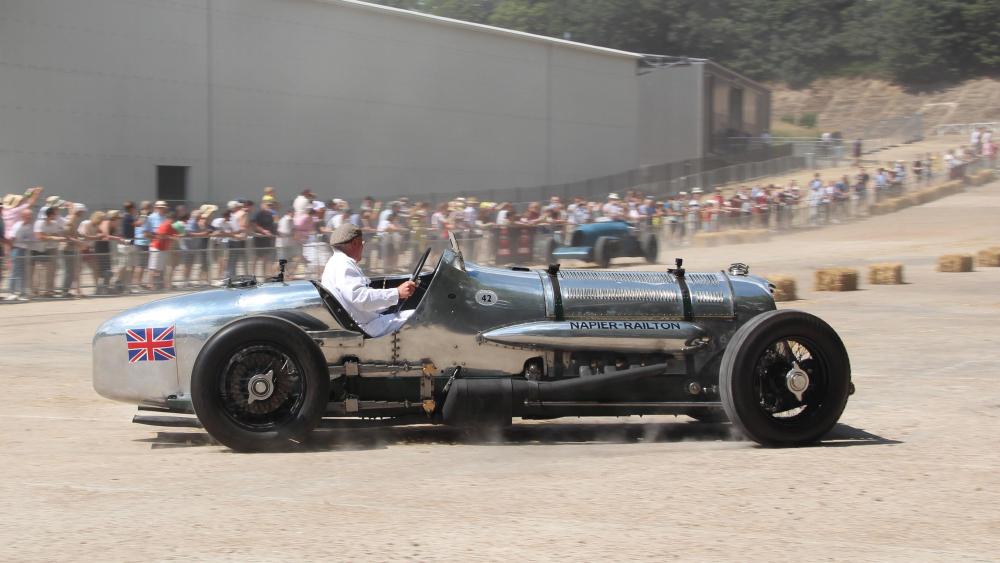 33-Napier-Railton-Finishing-Straight-Photo-courtesy-Brooklands-Museum-Katharine-Allen.thumb.jpg.625b44bc87db4a4ef43cac9d66e39b3d.jpg